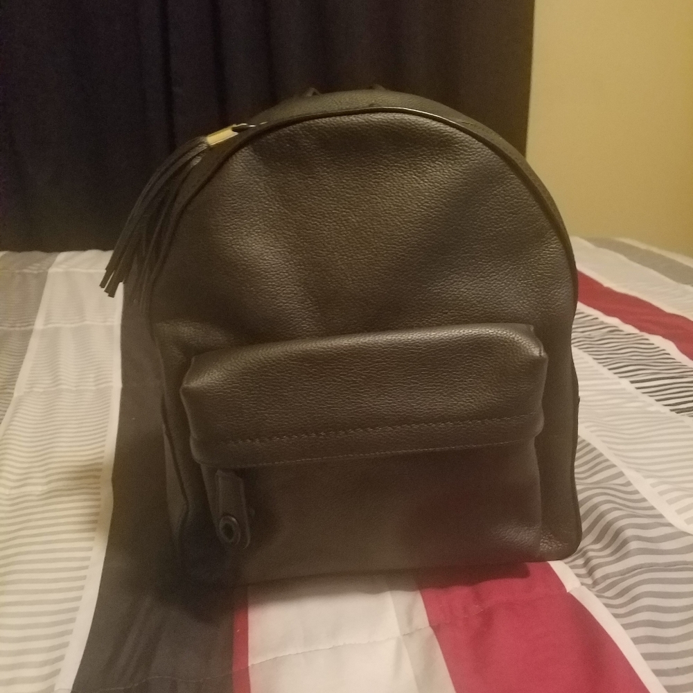Coach Medium Backpack - Picture 3 of 4